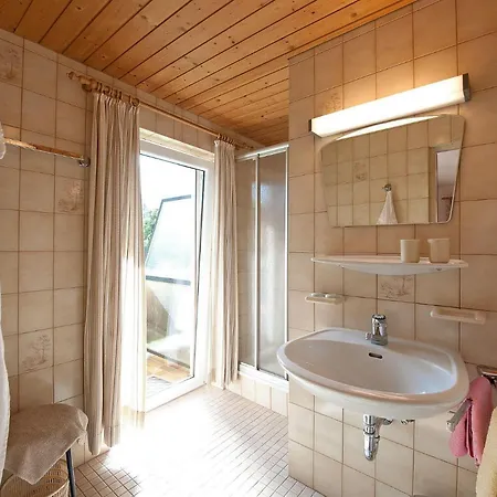 Apartment Heidi, Haus *